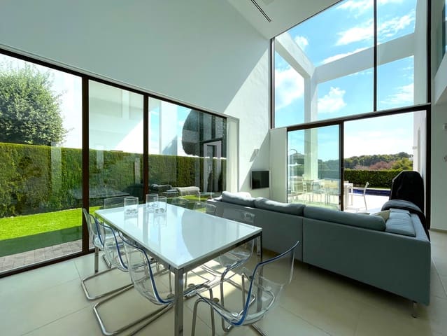 4 soverom Villa til salgs i Moraira, Teulada-Moraira med svømmebasseng garasje - € 995 000 (Ref: 8270752)