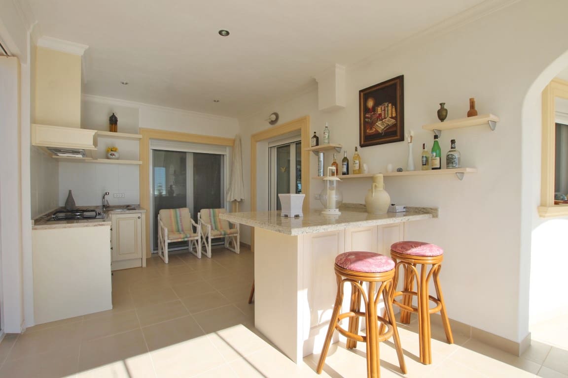 4 bedroom Villa for sale in Javea / Xabia with pool garage - € 2,250,000 (Ref: 8270760)