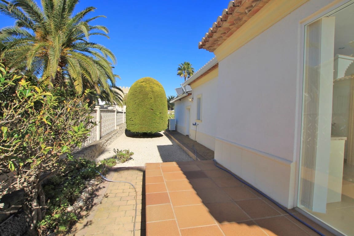 4 bedroom Villa for sale in Javea / Xabia with pool garage - € 2,250,000 (Ref: 8270760)