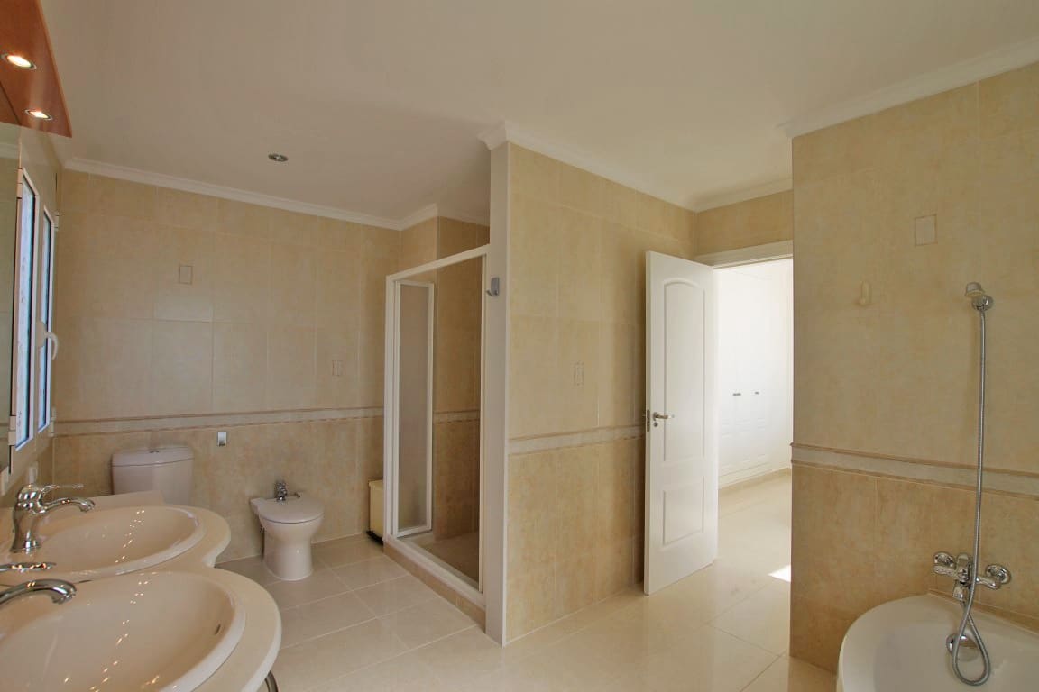 4 bedroom Villa for sale in Javea / Xabia with pool garage - € 2,250,000 (Ref: 8270760)