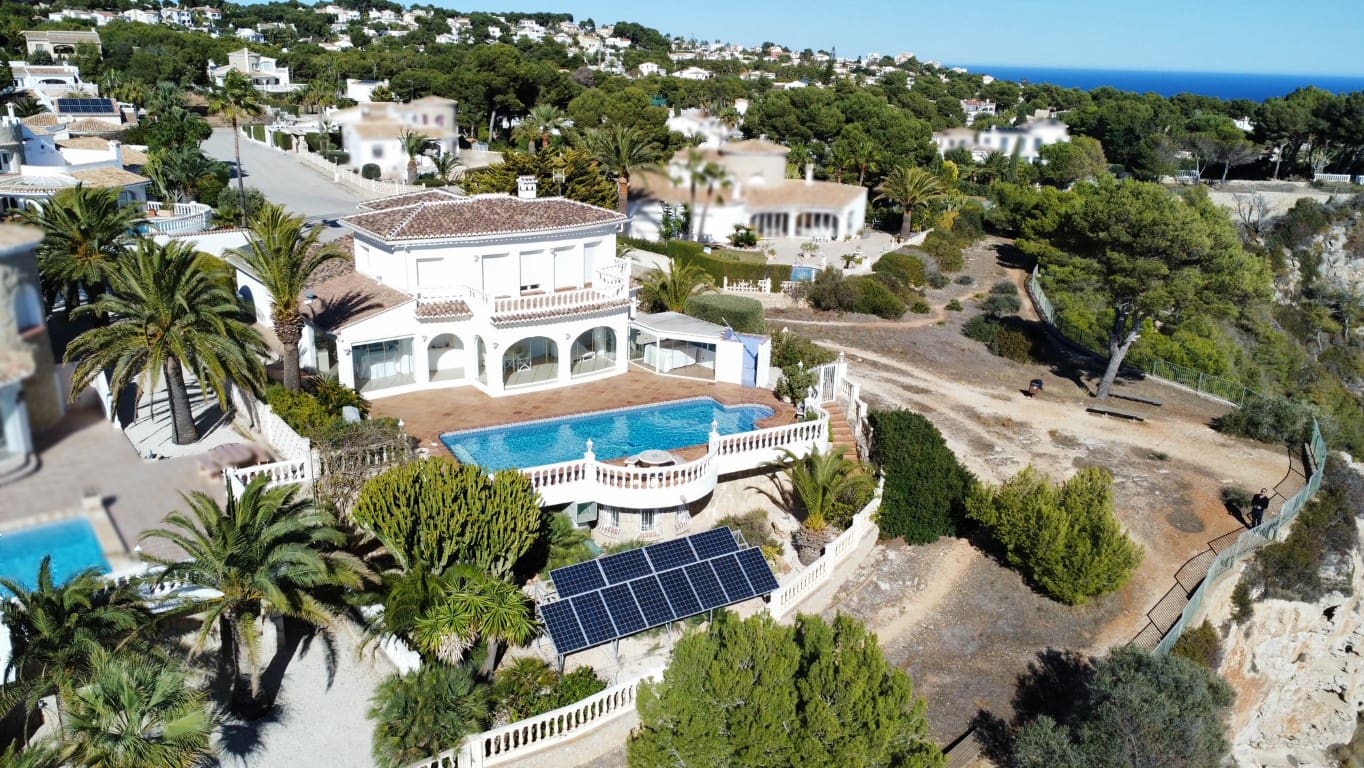 4 bedroom Villa for sale in Javea / Xabia with pool garage - € 2,250,000 (Ref: 8270760)