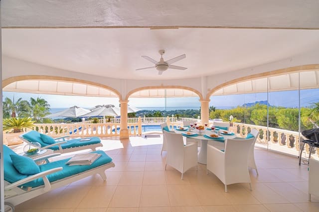 Chalet de 4 habitaciones en Moraira, Teulada-Moraira en venta con piscina garaje - 1.900.000 € (Ref: 8271666)