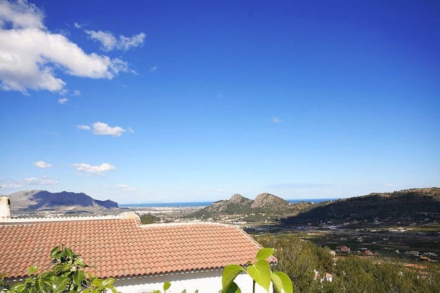 4 bedroom Villa for sale in Pedreguer - € 629,000 (Ref: 8271668)
