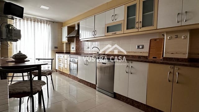 5 chambre Maison de Ville à vendre à Requena avec garage - 190 000 € (Ref: 8431495)