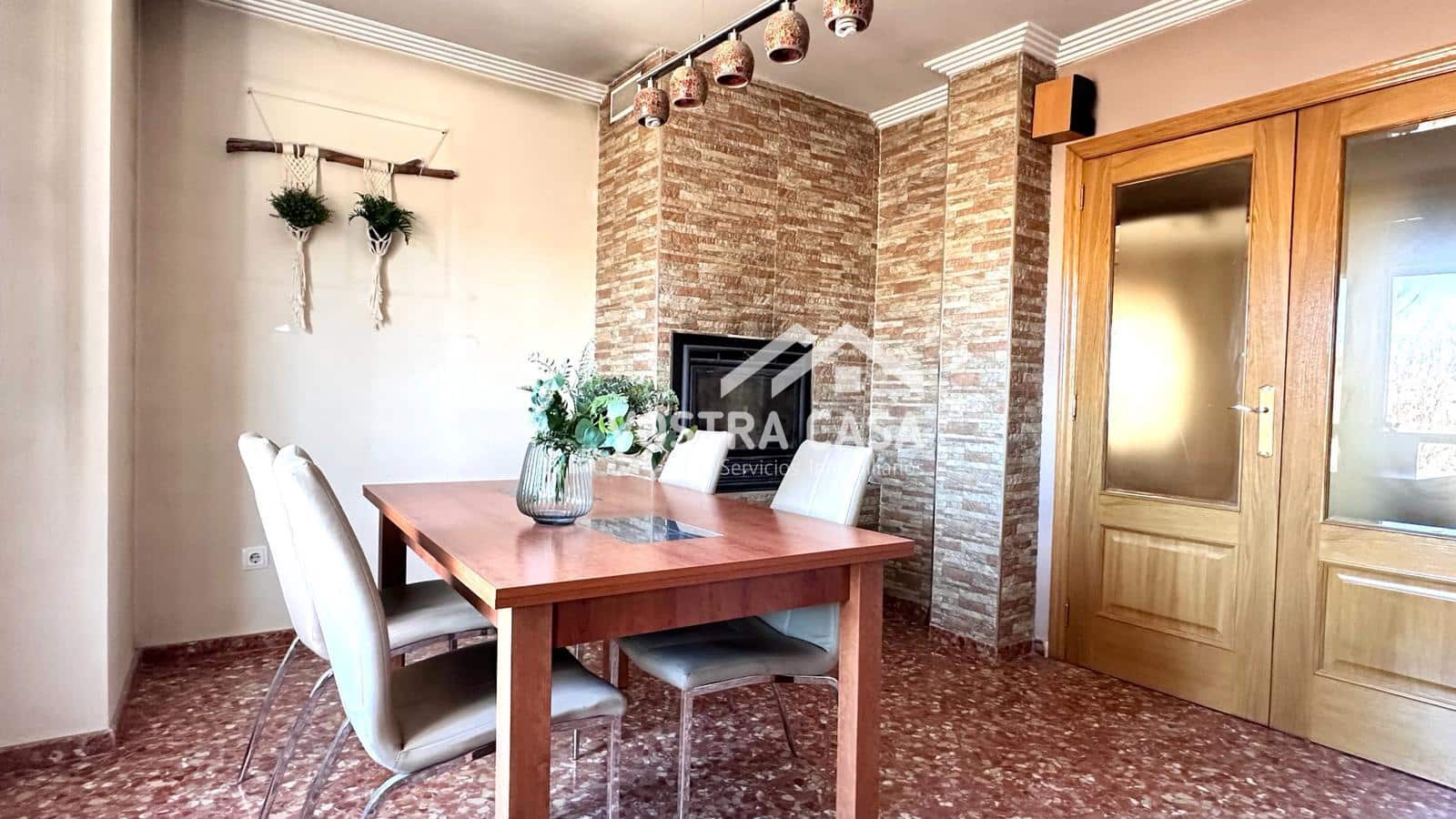 5 chambre Maison de Ville à vendre à Requena avec garage - 190 000 € (Ref: 8431495)