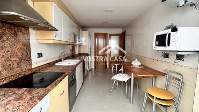 5 chambre Maison de Ville à vendre à Requena avec garage - 190 000 € (Ref: 8431495)