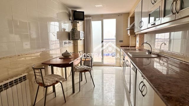 5 chambre Maison de Ville à vendre à Requena avec garage - 190 000 € (Ref: 8431495)