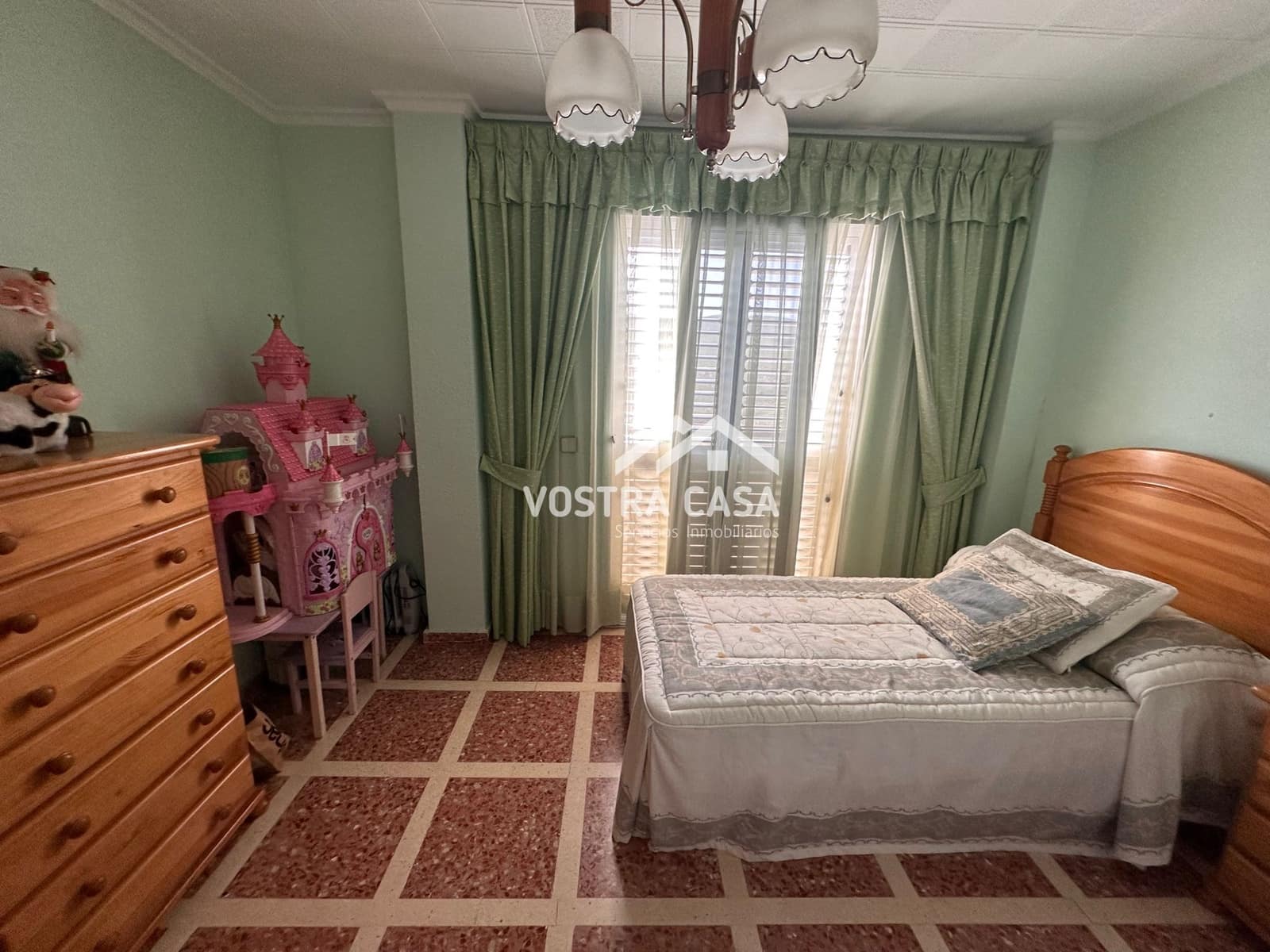 5 soverom Villa til salgs i Turis med svømmebasseng garasje - € 450 000 (Ref: 8431561)