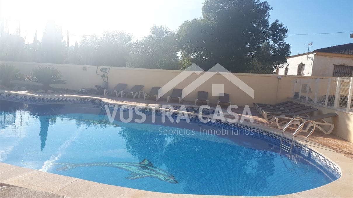 Villa zu verkaufen in Godelleta mit Pool - 550.000 € (Ref: 8431572)