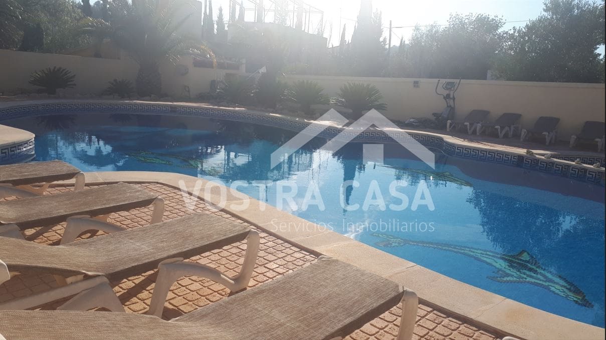 Villa zu verkaufen in Godelleta mit Pool - 550.000 € (Ref: 8431572)