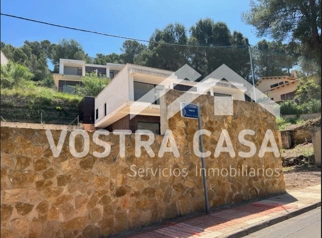 Pareado de 4 habitaciones en Chiva en venta - 483.000 € (Ref: 8458596)
