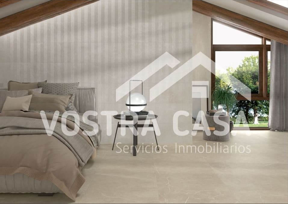 Pareado de 4 habitaciones en Chiva en venta - 483.000 € (Ref: 8458596)