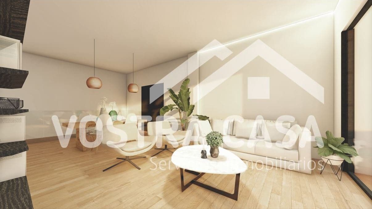 Pareado de 4 habitaciones en Chiva en venta - 483.000 € (Ref: 8458596)