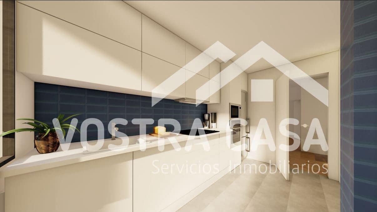 Pareado de 4 habitaciones en Chiva en venta - 483.000 € (Ref: 8458596)