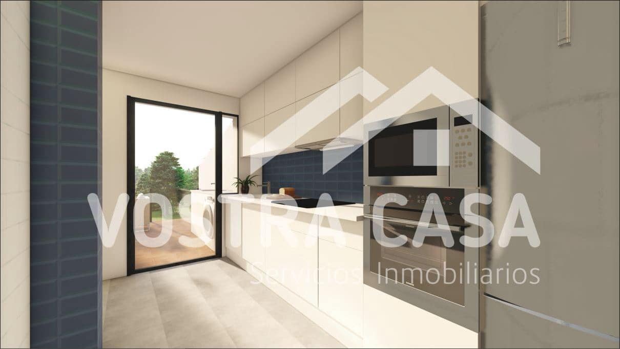 Pareado de 4 habitaciones en Chiva en venta - 483.000 € (Ref: 8458596)