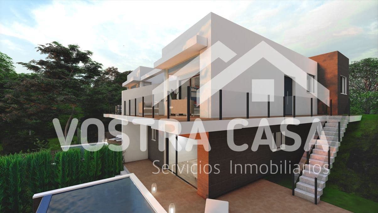 Pareado de 4 habitaciones en Chiva en venta - 483.000 € (Ref: 8458596)