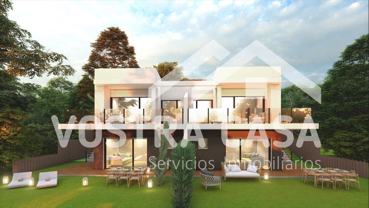 Pareado de 4 habitaciones en Chiva en venta - 483.000 € (Ref: 8458596)