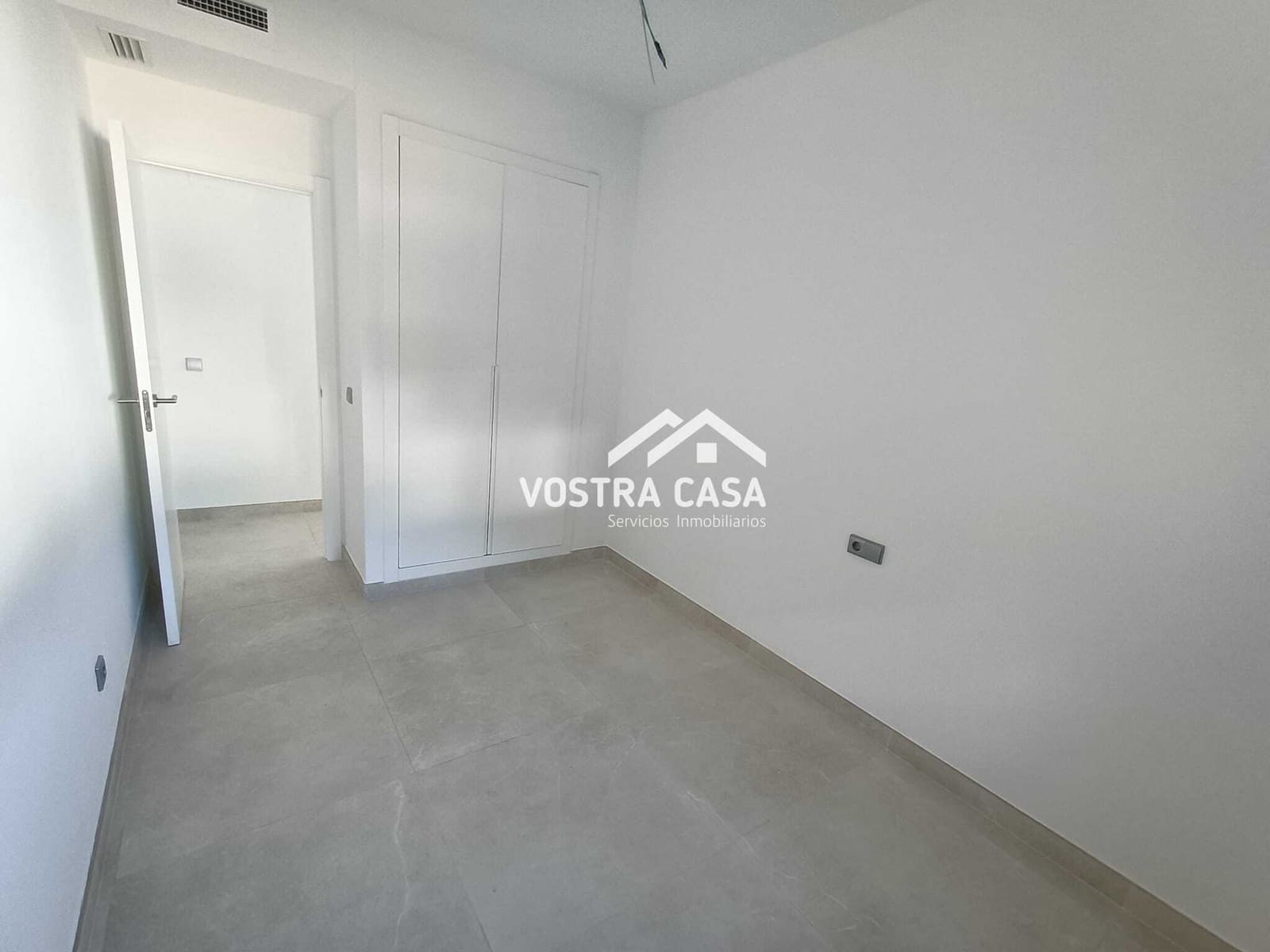 Pareado de 4 habitaciones en Chiva en venta - 394.000 € (Ref: 8788070)