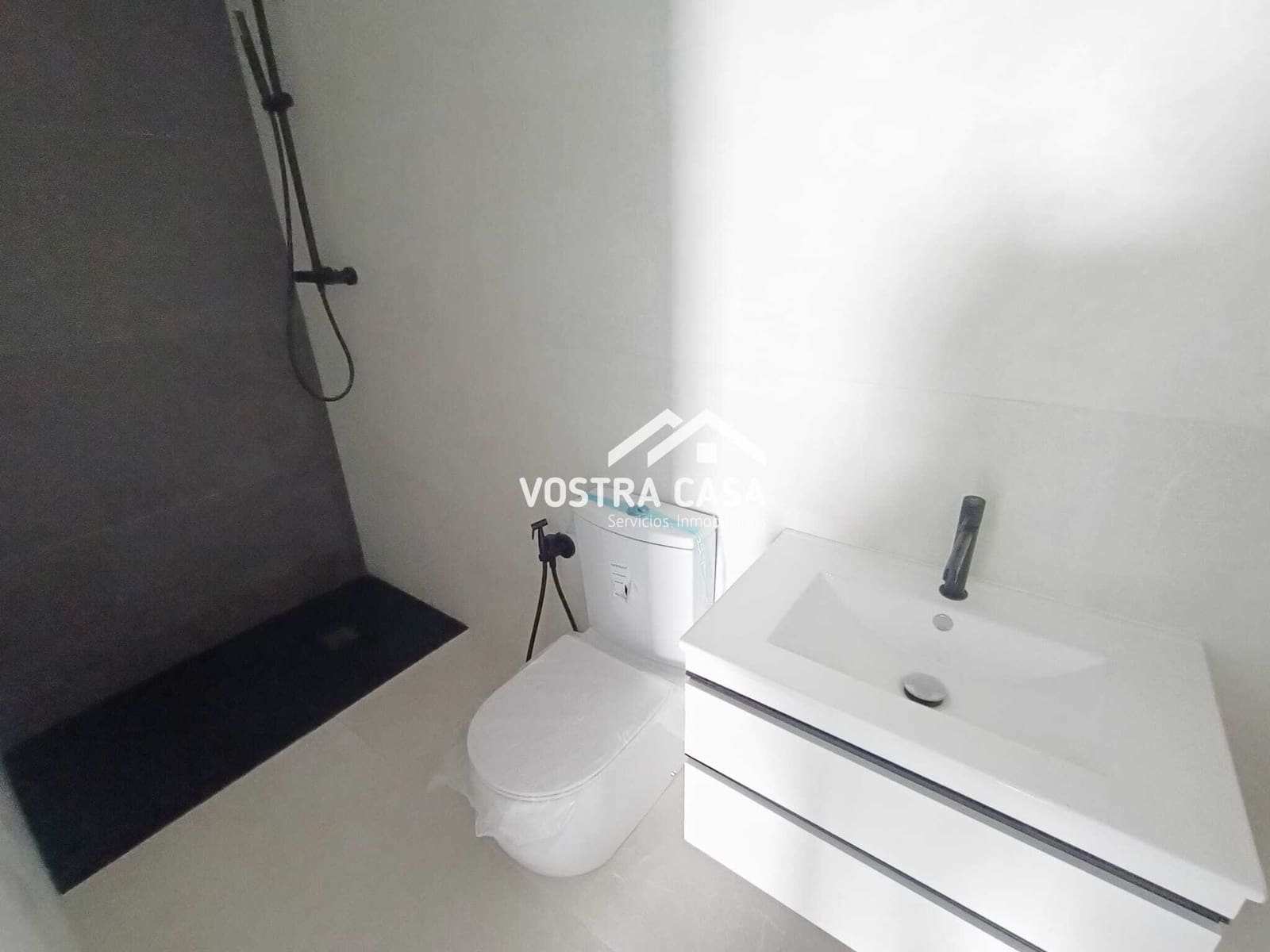 Pareado de 4 habitaciones en Chiva en venta - 394.000 € (Ref: 8788070)