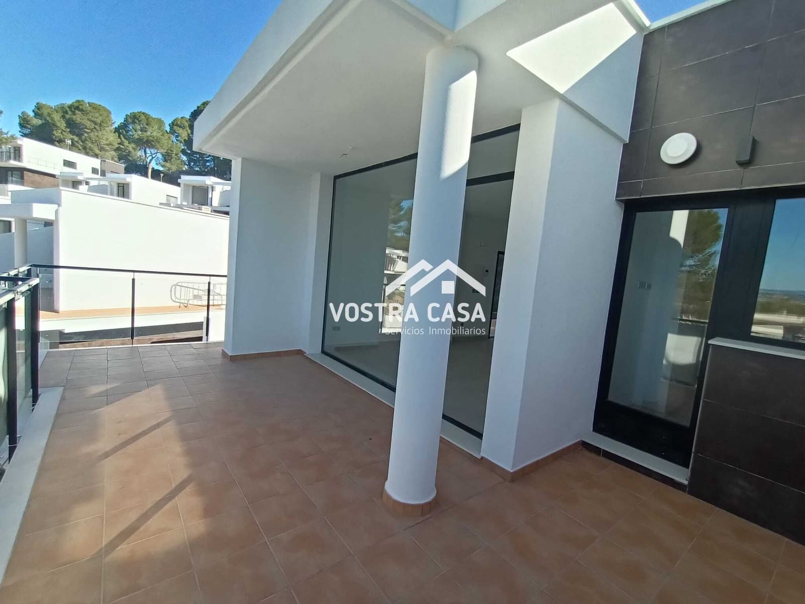 Pareado de 4 habitaciones en Chiva en venta - 394.000 € (Ref: 8788070)