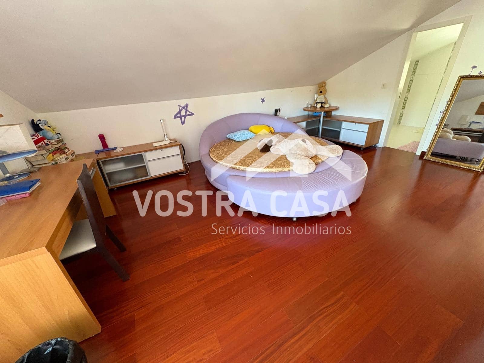 Villa til salgs i Chiva - € 830 000 (Ref: 9747105)