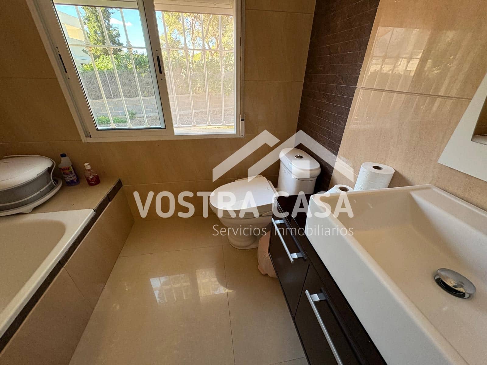 Villa til salgs i Chiva - € 830 000 (Ref: 9747105)