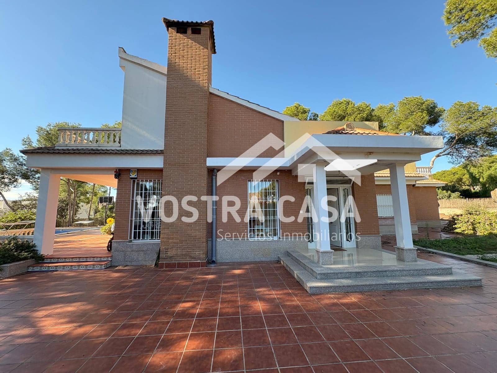 Villa til salgs i Chiva - € 830 000 (Ref: 9747105)