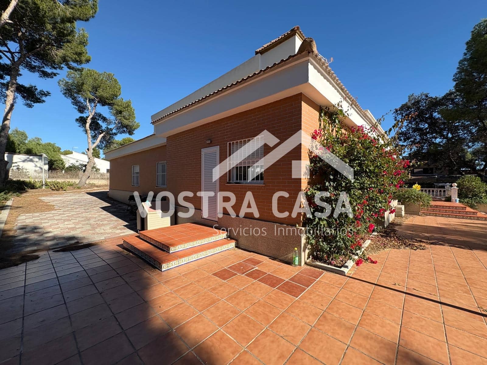 Villa til salgs i Chiva - € 830 000 (Ref: 9747105)