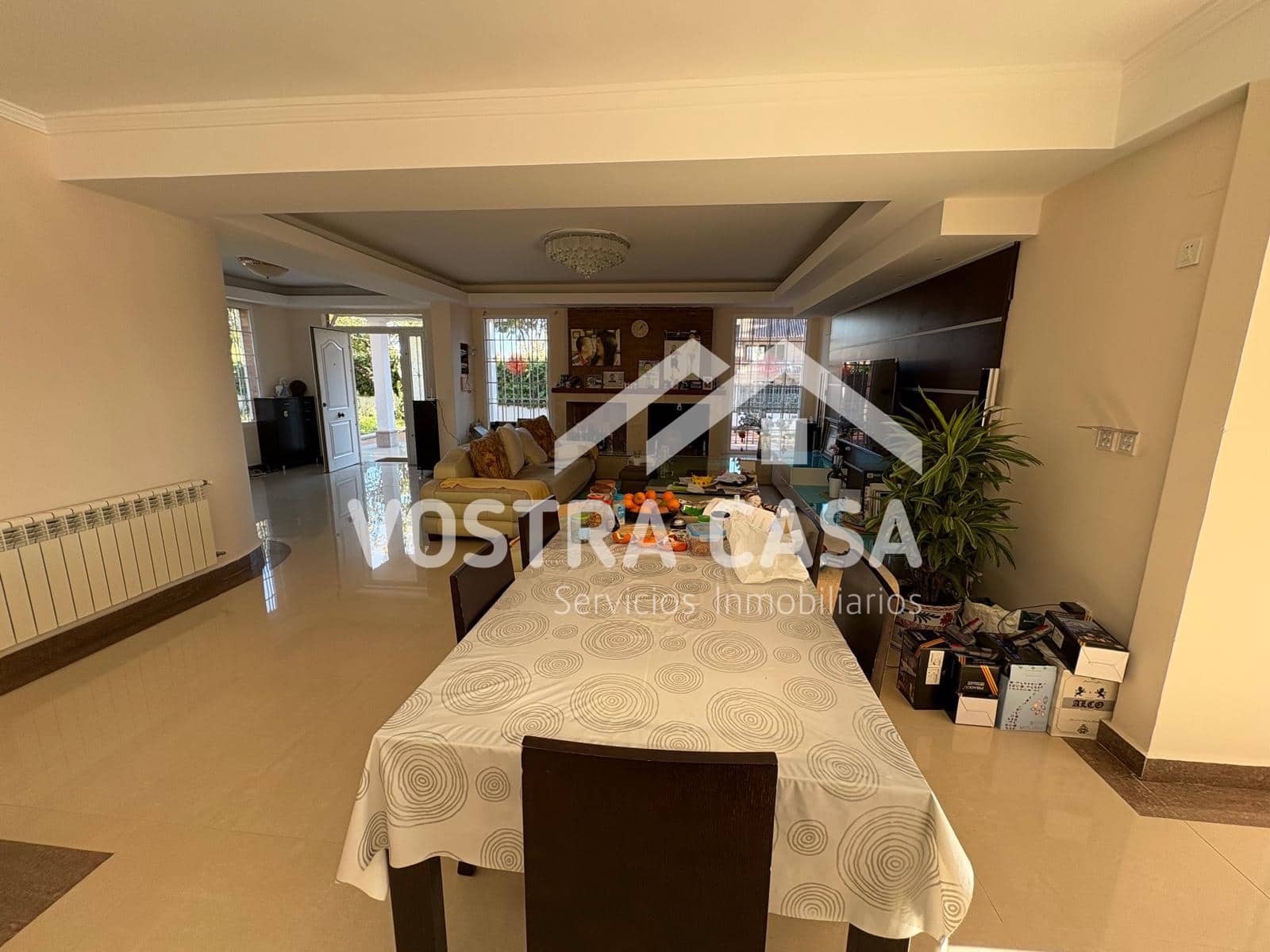 Villa til salgs i Chiva - € 830 000 (Ref: 9747105)