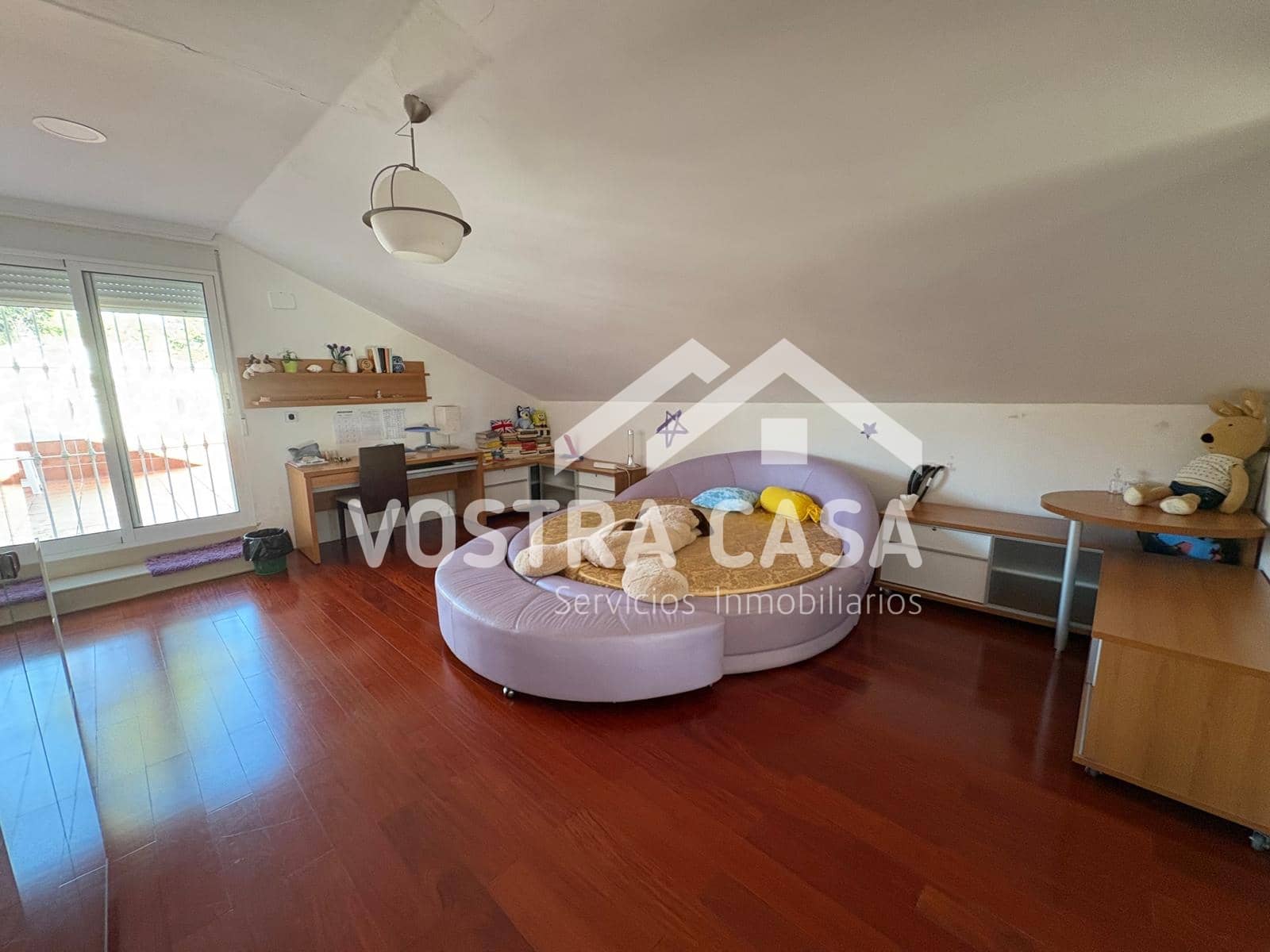 Villa til salgs i Chiva - € 830 000 (Ref: 9747105)