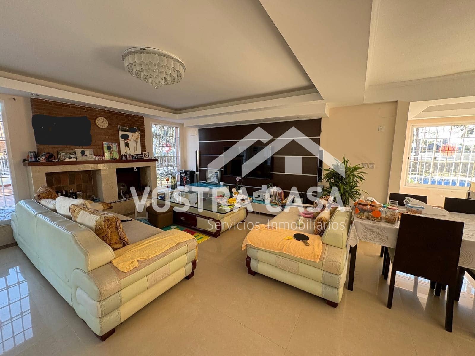 Villa til salgs i Chiva - € 830 000 (Ref: 9747105)