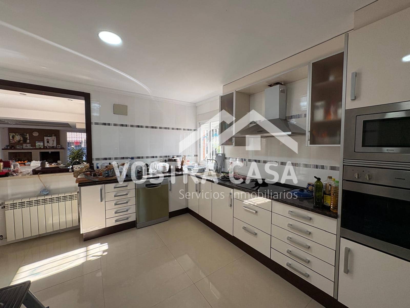 Villa til salgs i Chiva - € 830 000 (Ref: 9747105)