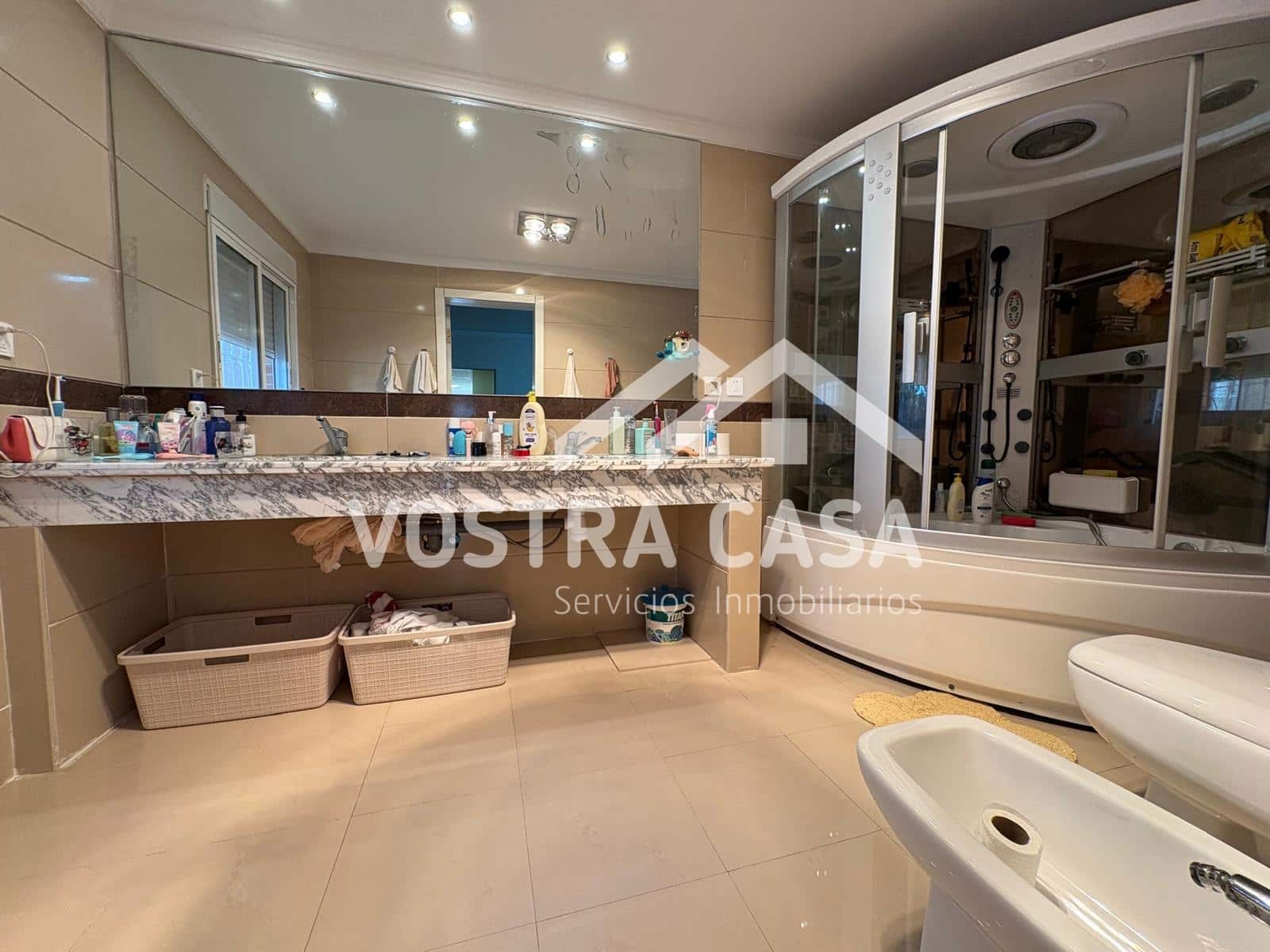 Villa til salgs i Chiva - € 830 000 (Ref: 9747105)