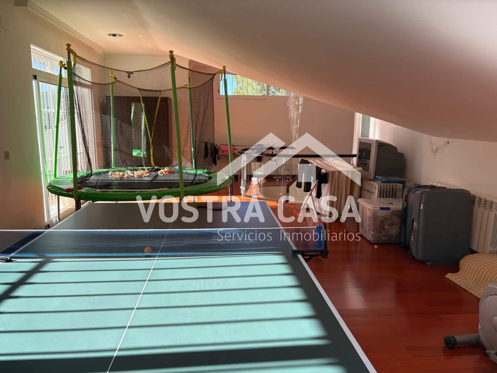 Villa til salgs i Chiva - € 830 000 (Ref: 9747105)