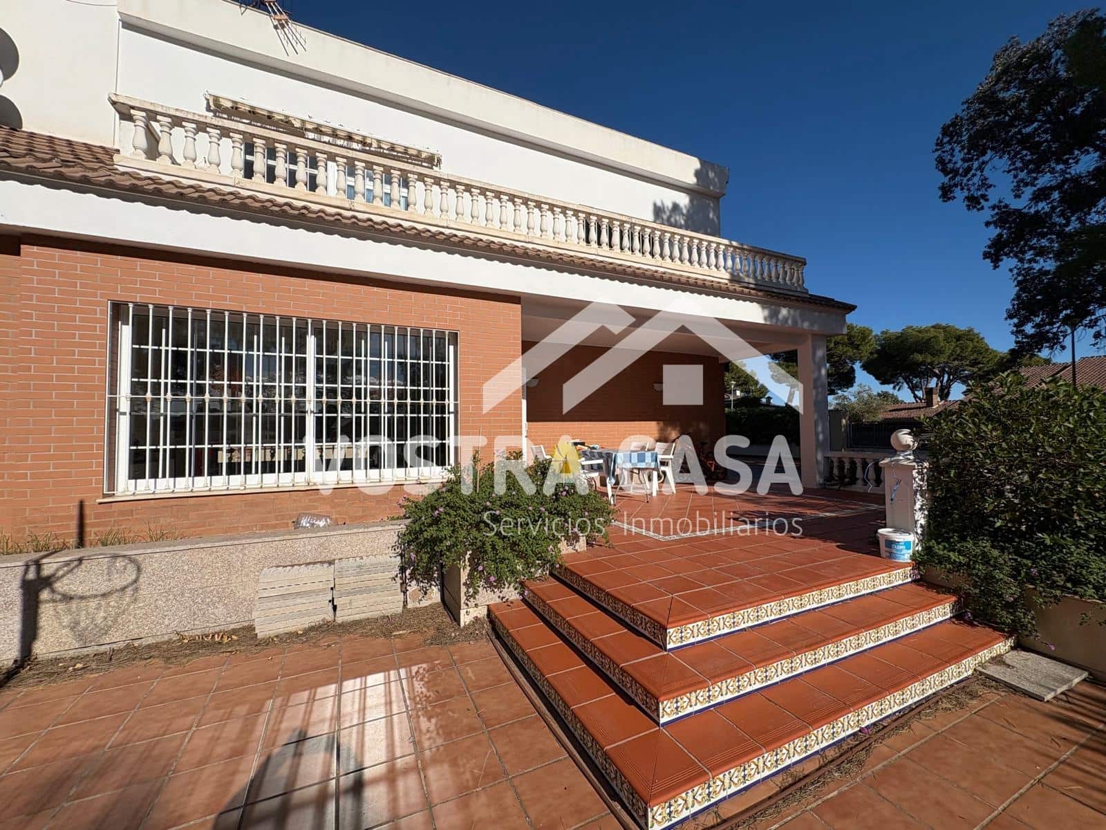 Villa til salgs i Chiva - € 830 000 (Ref: 9747105)