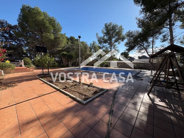 Villa til salgs i Chiva - € 830 000 (Ref: 9747105)