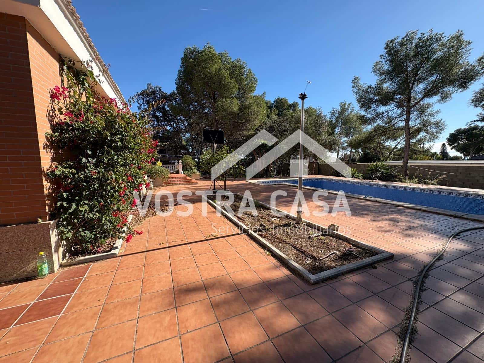 Villa til salgs i Chiva - € 830 000 (Ref: 9747105)