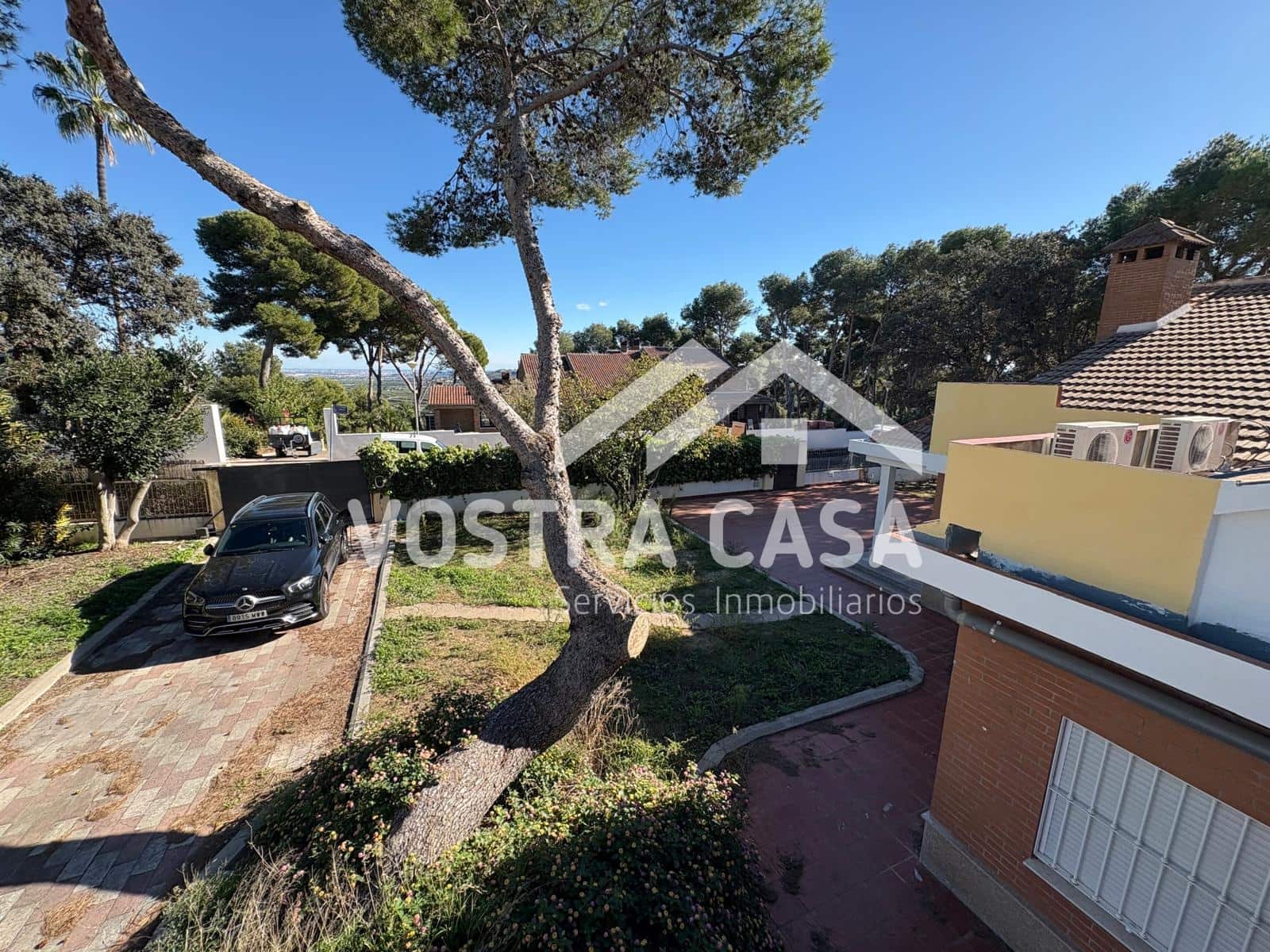 Villa til salgs i Chiva - € 830 000 (Ref: 9747105)