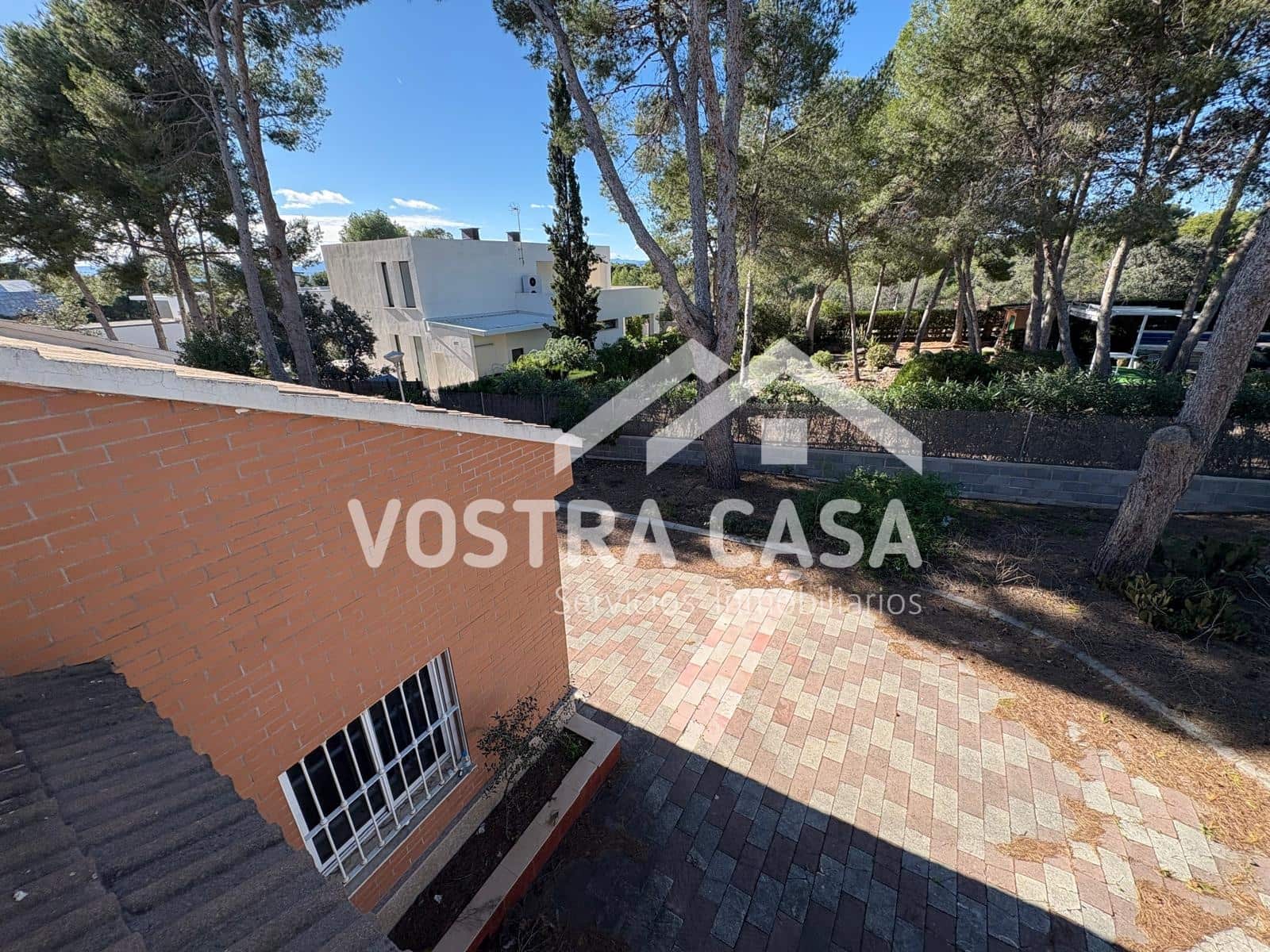 Villa til salgs i Chiva - € 830 000 (Ref: 9747105)