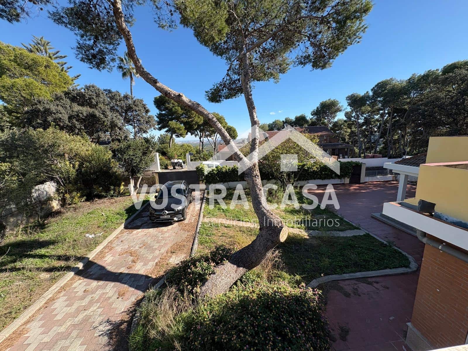 Villa til salgs i Chiva - € 830 000 (Ref: 9747105)