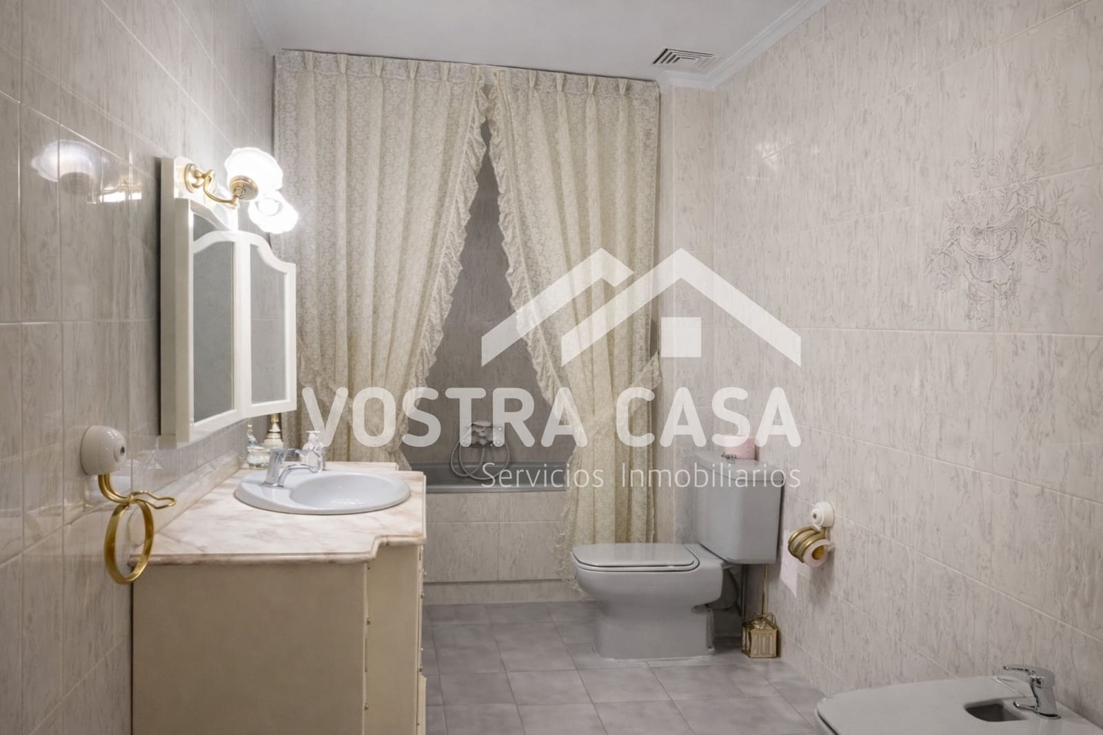 3 bedroom Townhouse for sale in Turis with garage - € 360,000 (Ref: 9747106)