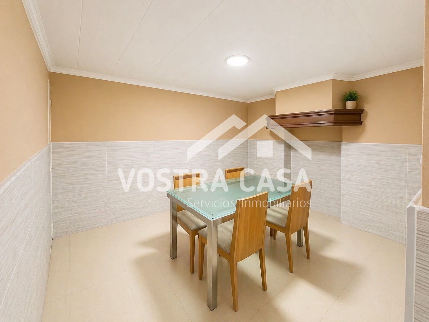 5 bedroom Townhouse for sale in Venta del Moro - € 95,000 (Ref: 9793221)