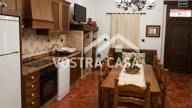 6 slaapkamer Huis te koop in Requena - € 198.000 (Ref: 9793724)