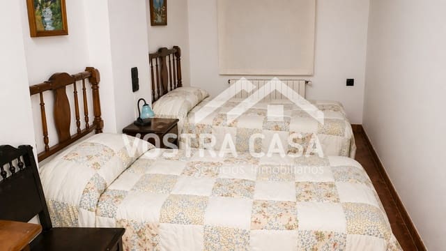 6 slaapkamer Huis te koop in Requena - € 198.000 (Ref: 9793724)