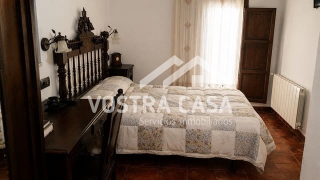 6 slaapkamer Huis te koop in Requena - € 198.000 (Ref: 9793724)