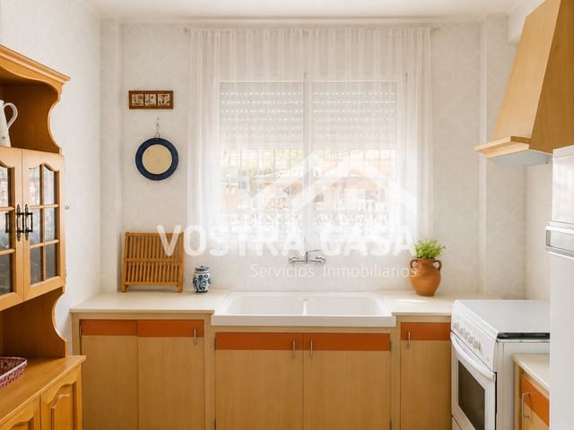 8 soverom Villa til salgs i Chiva med svømmebasseng garasje - € 270 000 (Ref: 9818874)