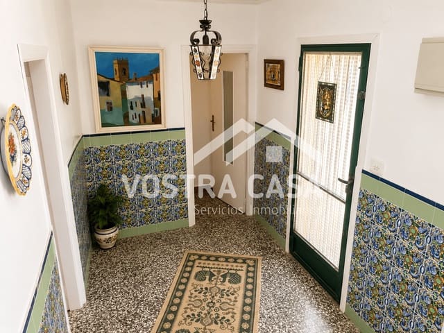 8 soverom Villa til salgs i Chiva med svømmebasseng garasje - € 270 000 (Ref: 9818874)