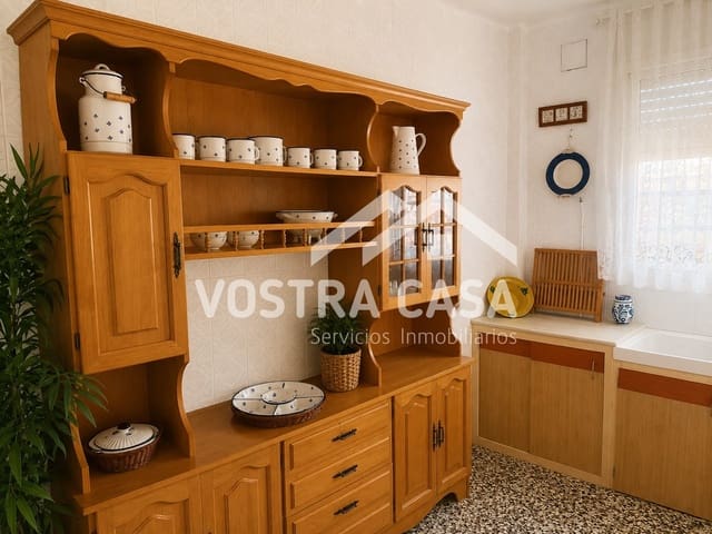 8 soverom Villa til salgs i Chiva med svømmebasseng garasje - € 270 000 (Ref: 9818874)