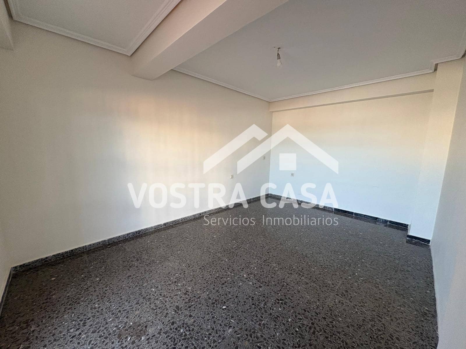 4 bedroom Penthouse for sale in Chiva - € 240,000 (Ref: 9858971)