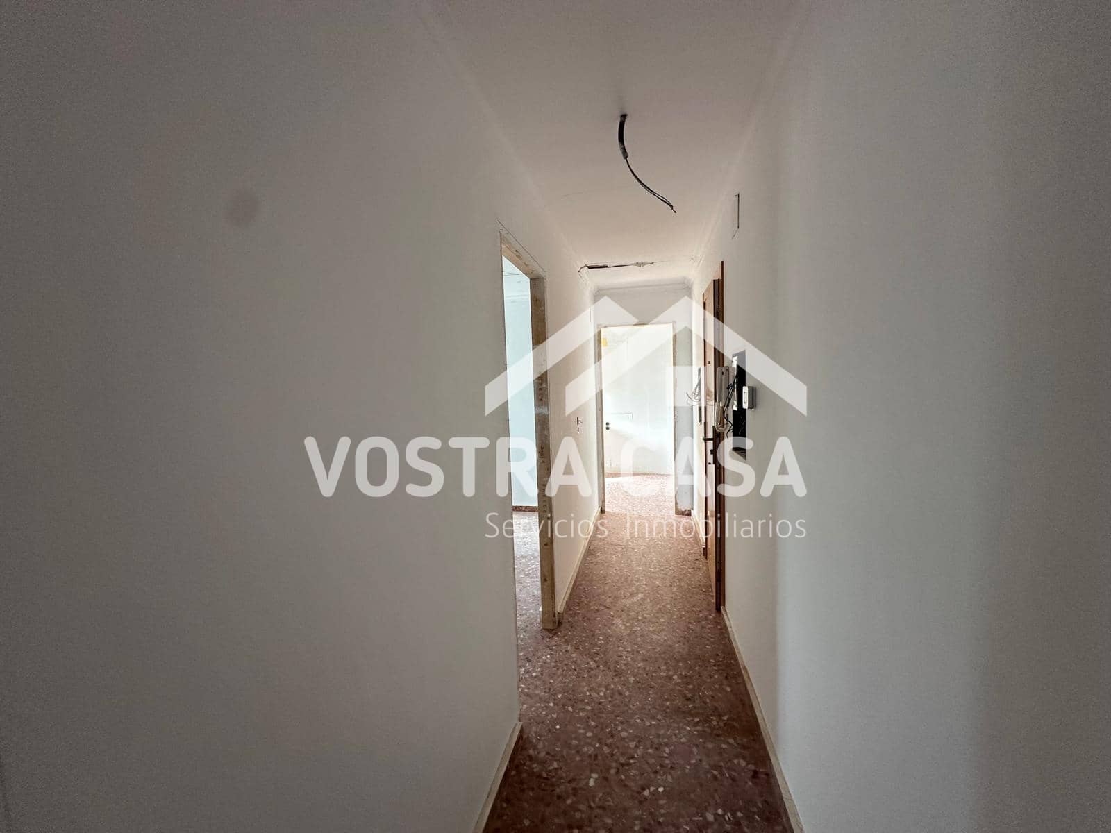 4 makuuhuone Asunto myytävänä paikassa Requena - 58 100 € (Ref: 9860704)